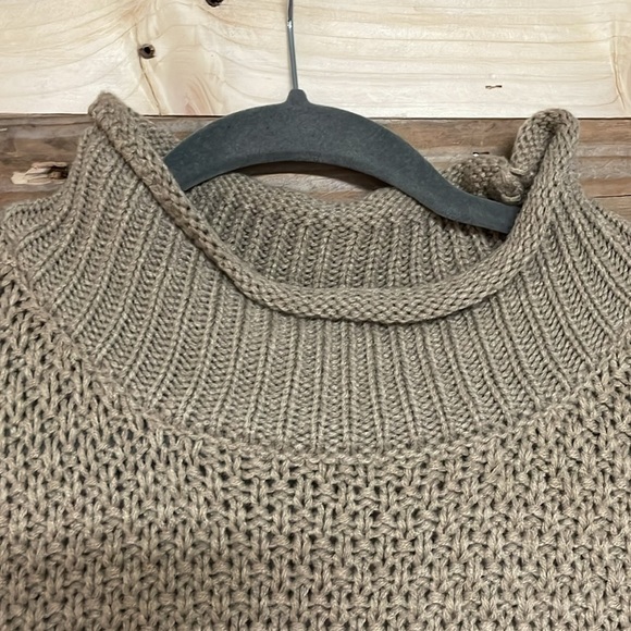 Size XL Color block Tan, White, Mocha Color Mock-neck Soft Stretchy Sweater - Picture 5 of 6